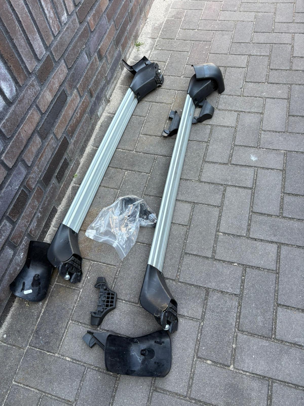 Thule Universele dakdragers / dakstangen, Auto diversen, Dakdragers, Ophalen of Verzenden, Zo goed als nieuw