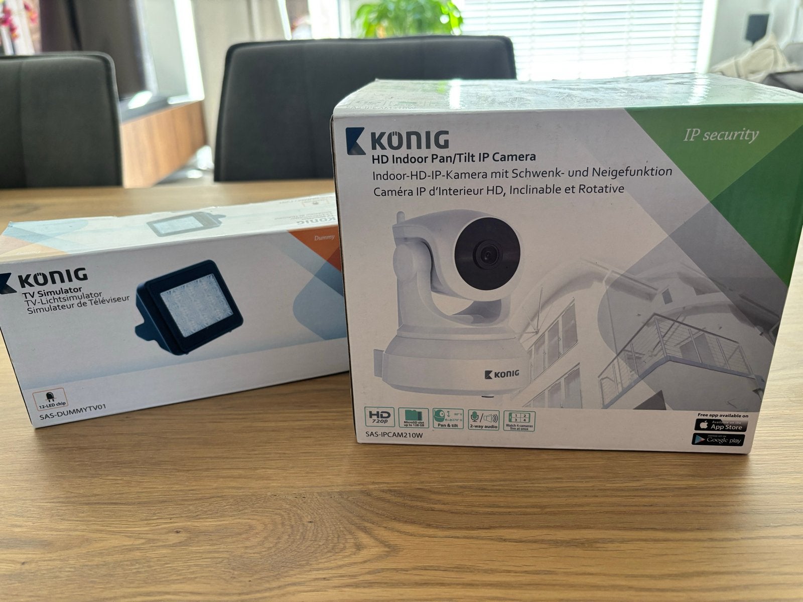 König HD Indoor Pan/Tilt IP Camera & TV Simulator - Nieuw, Ophalen of Verzenden, Nieuw, Binnencamera