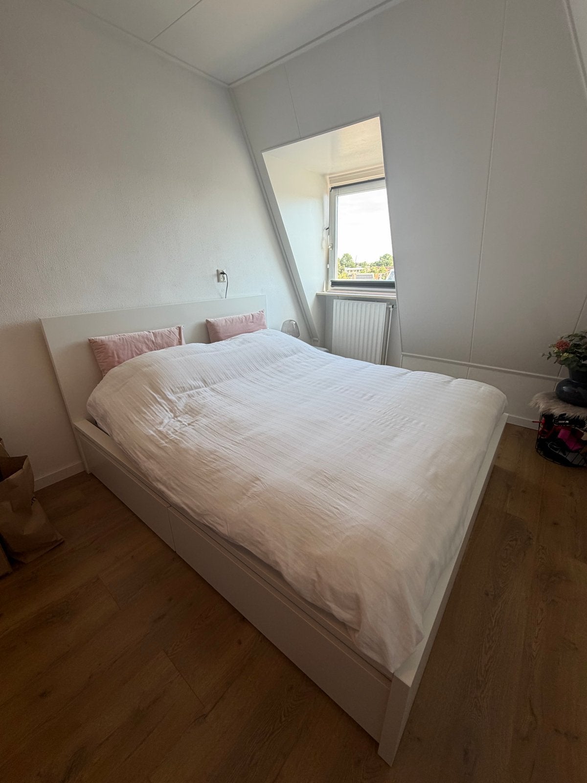 IKEA Malm bed 140x200 met lades, matras en dekbedden, Ophalen, Gebruikt, Wit, Tweepersoons