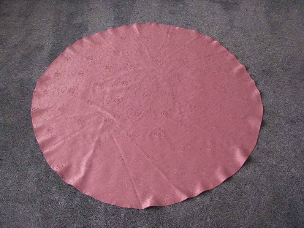 z.g.a.n. rond roze kleedje, Rond, Ophalen of Verzenden, Zo goed als nieuw, 100 tot 150 cm
