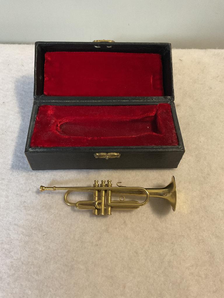 Miniatuur trompet van messing., Muziek en Instrumenten, Blaasinstrumenten | Trompetten, Ophalen of Verzenden, Zo goed als nieuw