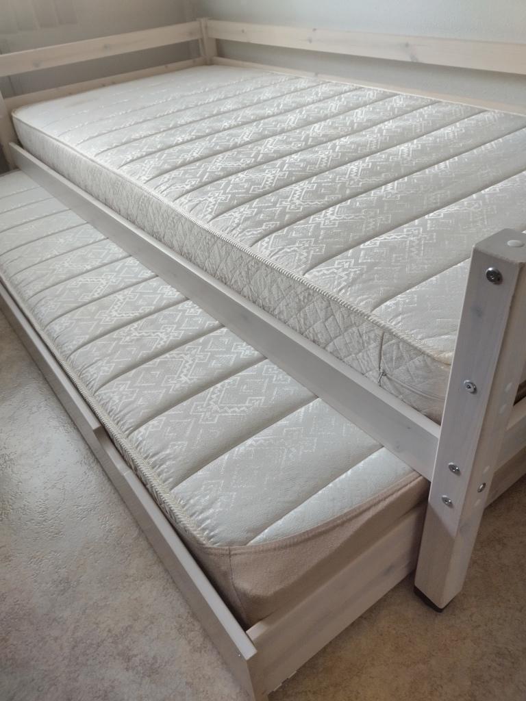 eenpersoons met  onderschuifbed  90x200cm, Huis en Inrichting, Ophalen, 90 cm, Eenpersoons, Wit