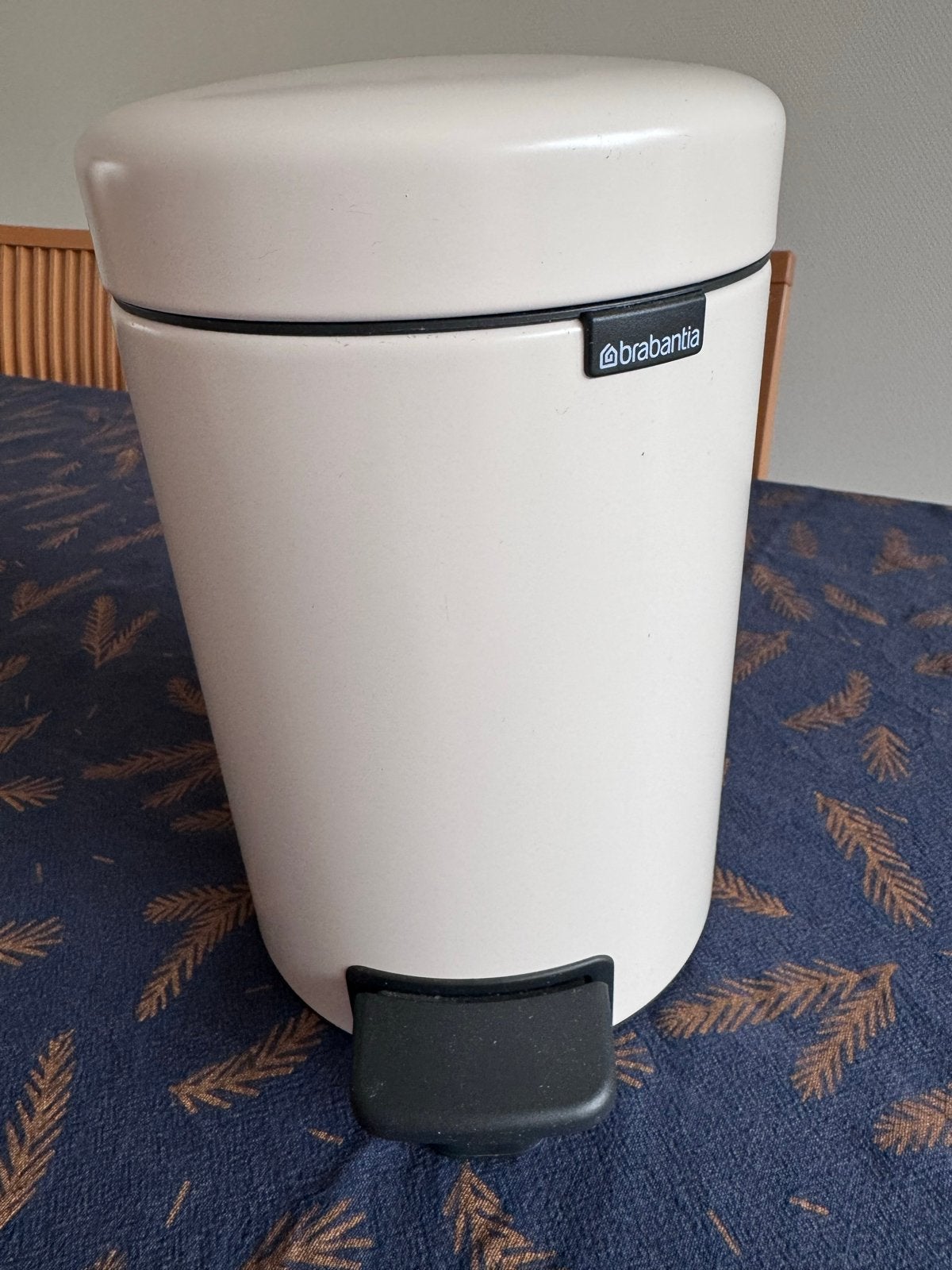 Brabantia Pedaalemmer 3 liter - Beige, Met pedaal, Ophalen of Verzenden, Zo goed als nieuw, Minder dan 10 liter