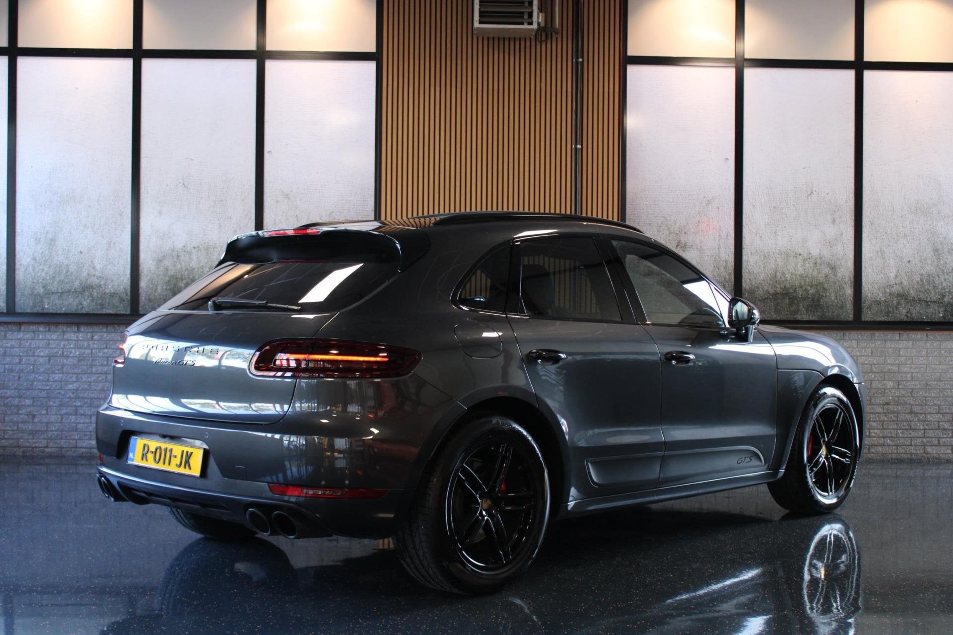 Foto 3 van Porsche Macan 3.0 GTS | Pano | Luchtvering | Sport Chrono !