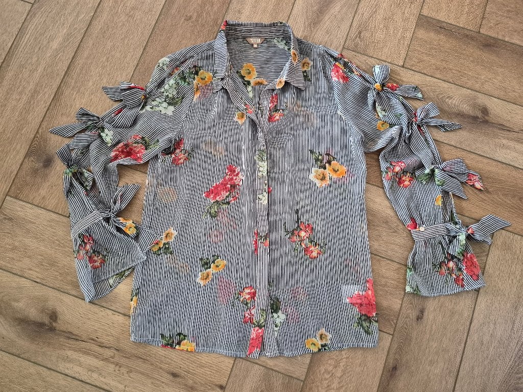 Super leuke en aparte blouse van Given, maat M, Kleding | Dames, Blouses en Tunieken, Zo goed als nieuw, Maat 38/40 (M), Meerkleurig