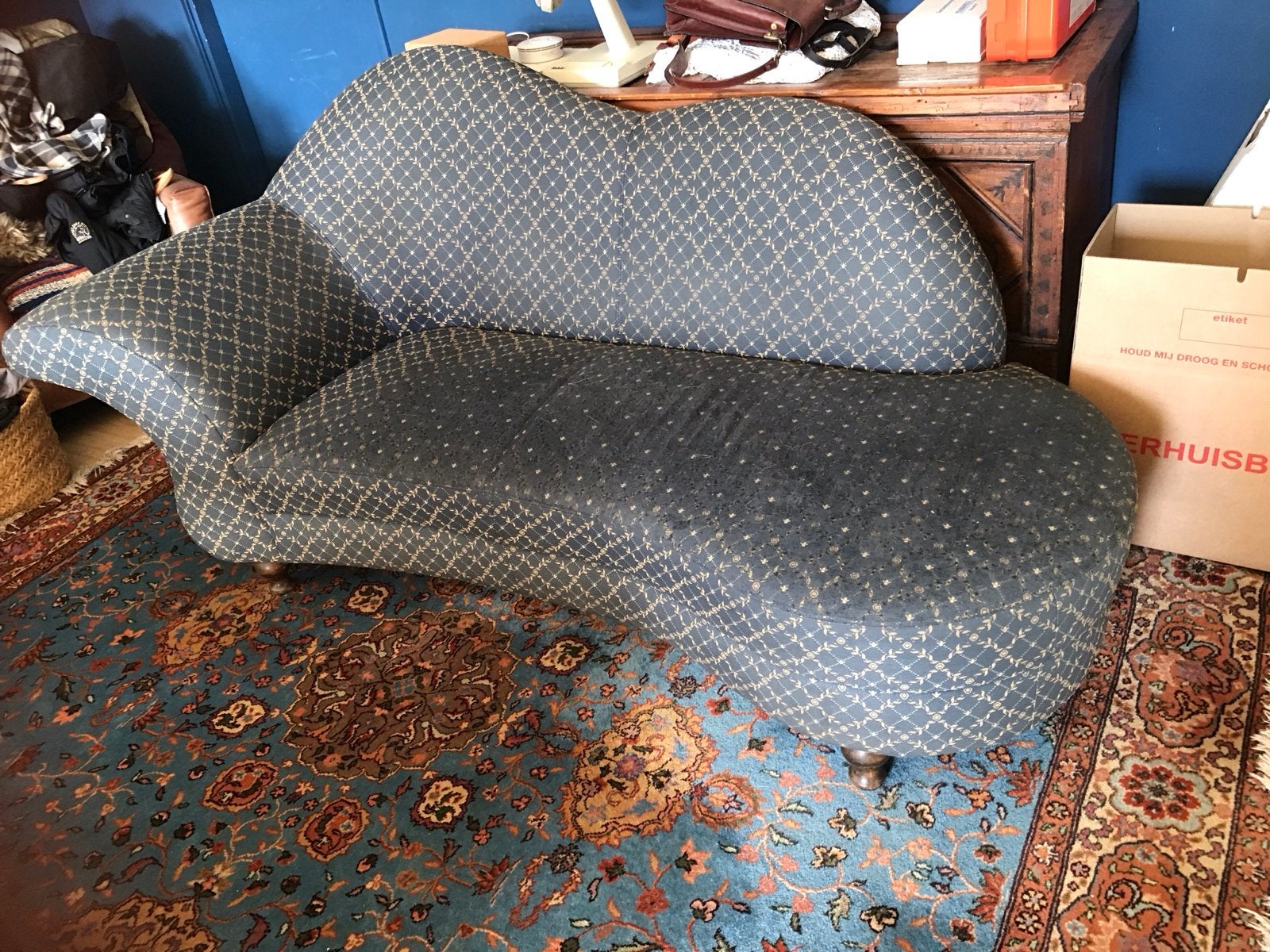 Klassieke sofa met sierlijke pootjes, Ophalen