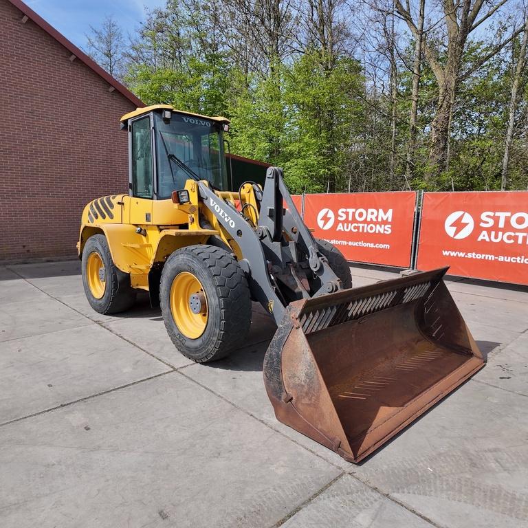 Volvo L45 shovel, Zakelijke goederen, Machines en Bouw | Kranen en Graafmachines, Volvo Cons, https://www.volvoce.com/global/en/