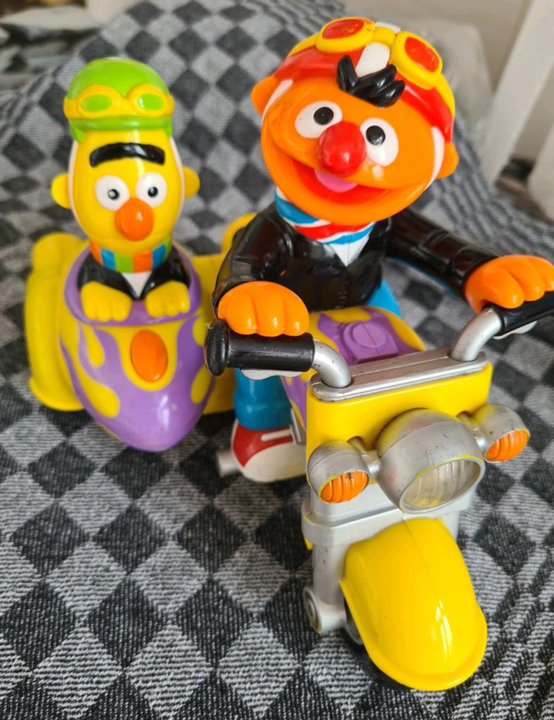 Sesamstraat Bert en Ernie op de motor, Ophalen of Verzenden