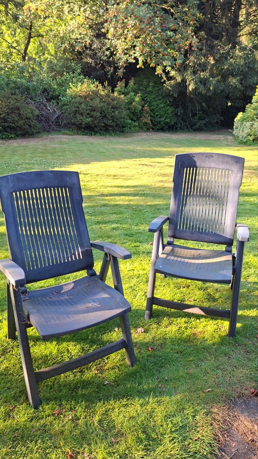 Gratis: Twee stoelen en ronde tafel (Drouwenermond), Ophalen