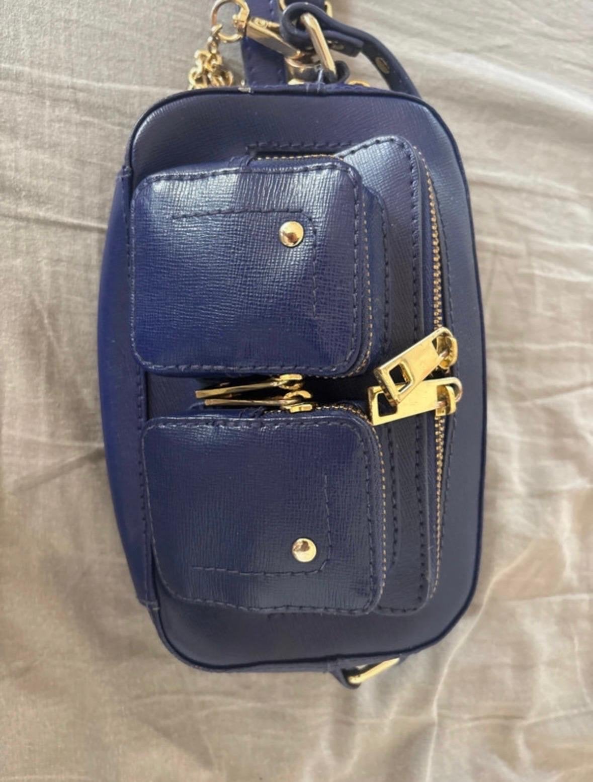 Marineblauwe Nunoo bag met gouden details, Sieraden, Tassen en Uiterlijk, Tassen | Damestassen, Ophalen of Verzenden, Gebruikt