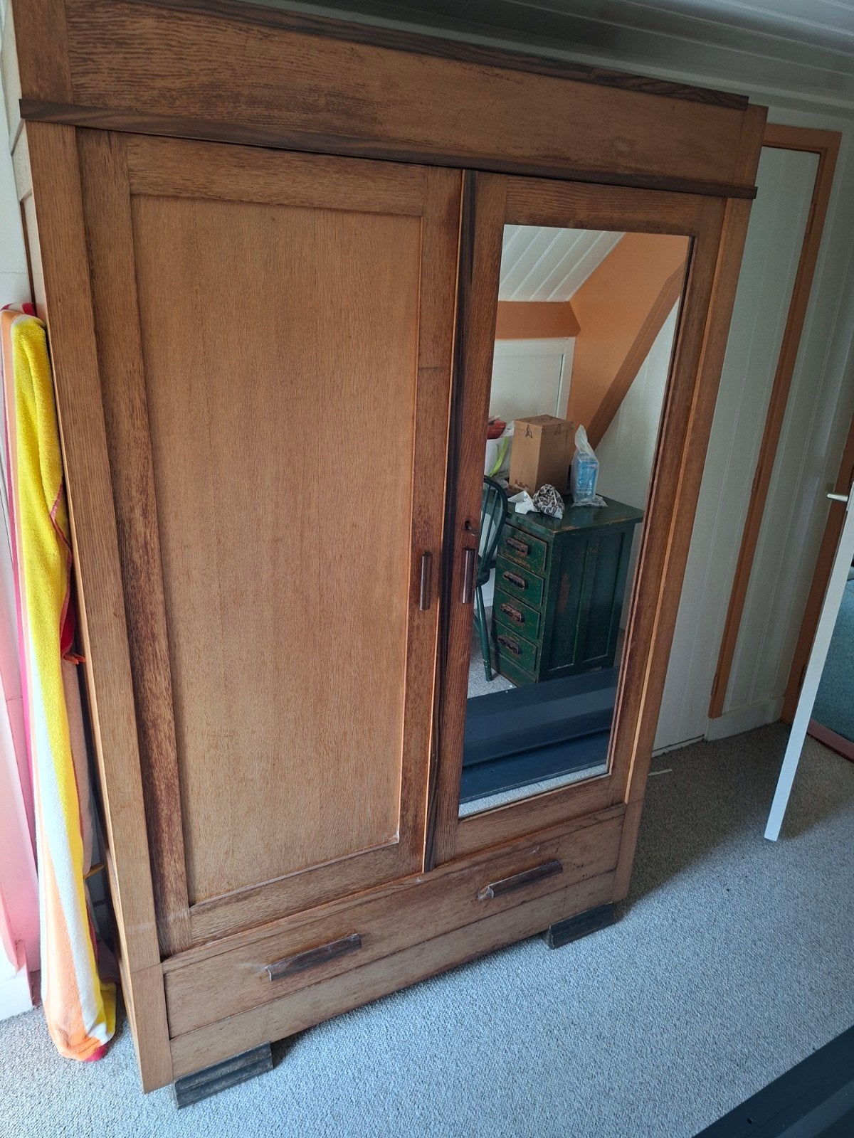 Vintage houten kledingkast met spiegel en lades, Ophalen