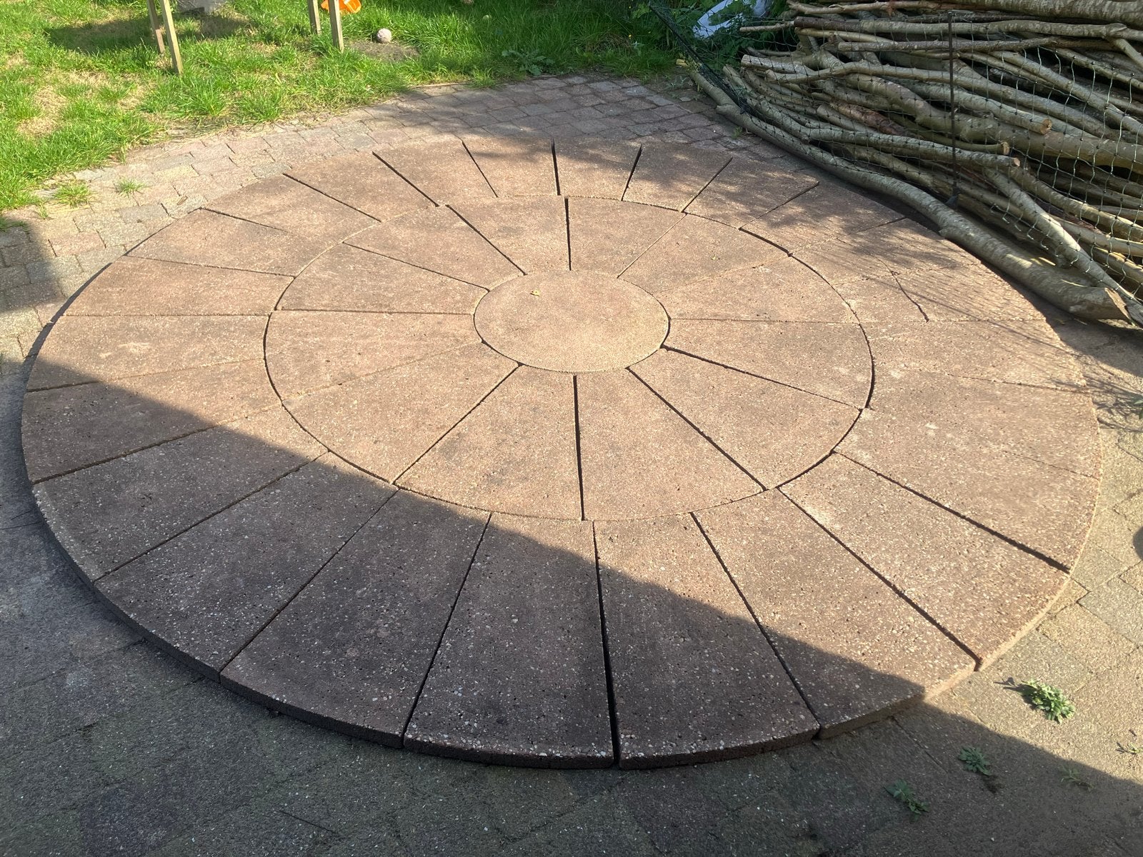 Cirkelvormige sierbestrating van betontegels - Gebruikt, Ophalen, Gebruikt, 5 tot 10 m², Beton