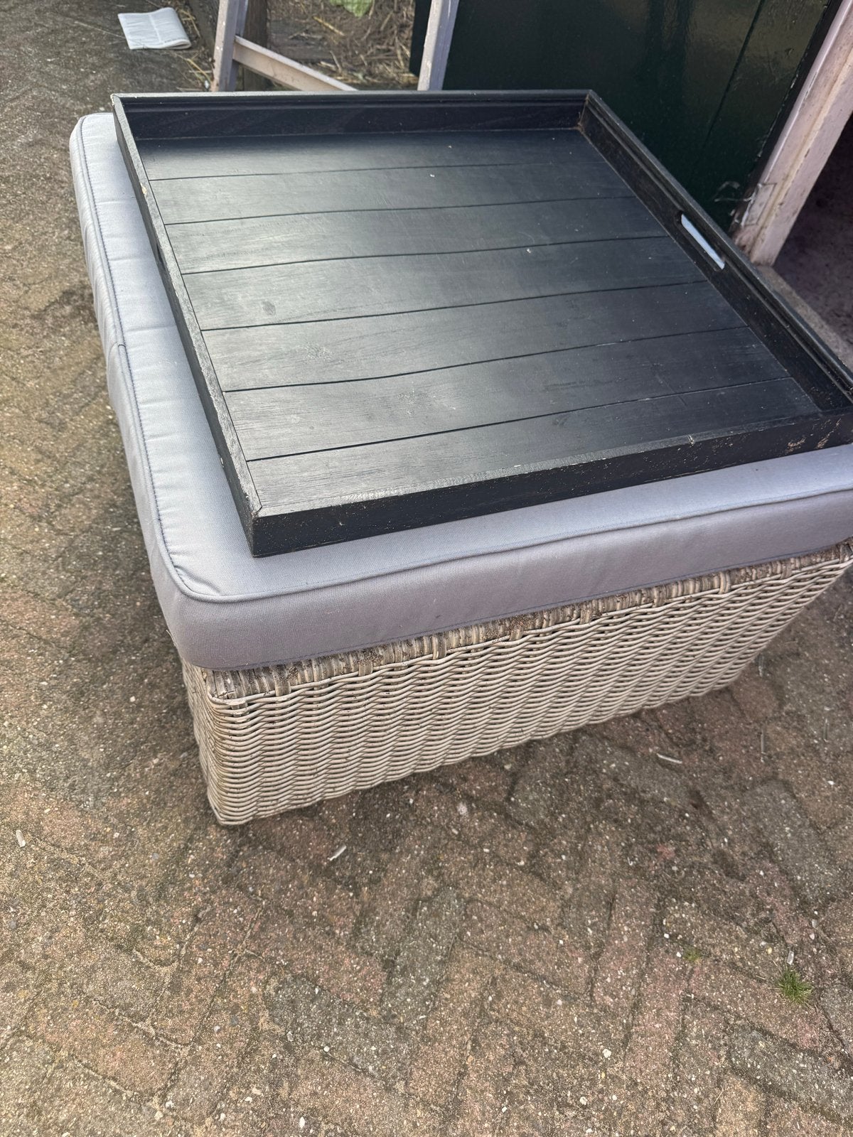 Hocker met dienblad als tuintafel, Tuin en Terras, Tuintafels, Ophalen, Gebruikt, Rechthoekig, Wicker