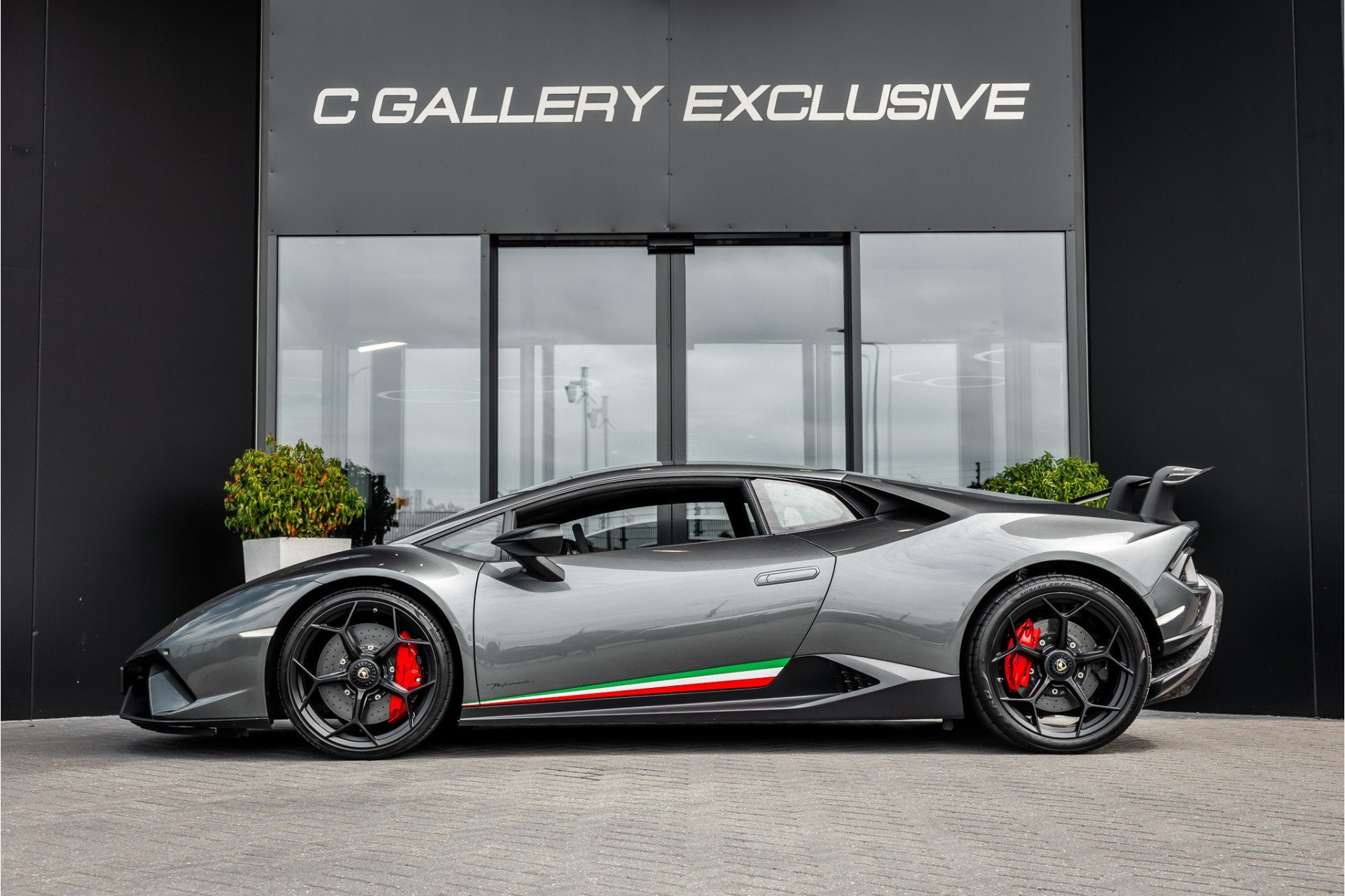 Lamborghini Huracan 5.2 V10 Performante - Lift | Forged | AL, Auto's, Automaat, Dealer onderhouden, Gebruikt, Zwart
