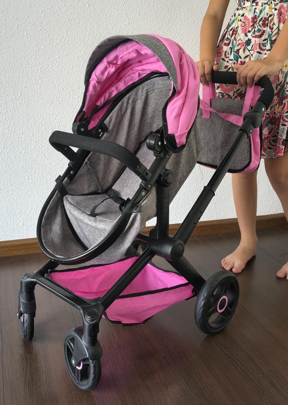Poppenwagen xeo
68x36x70, Kinderen en Baby's, Tweelingen en Meerlingen, Ophalen, Kinderwagen of Buggy