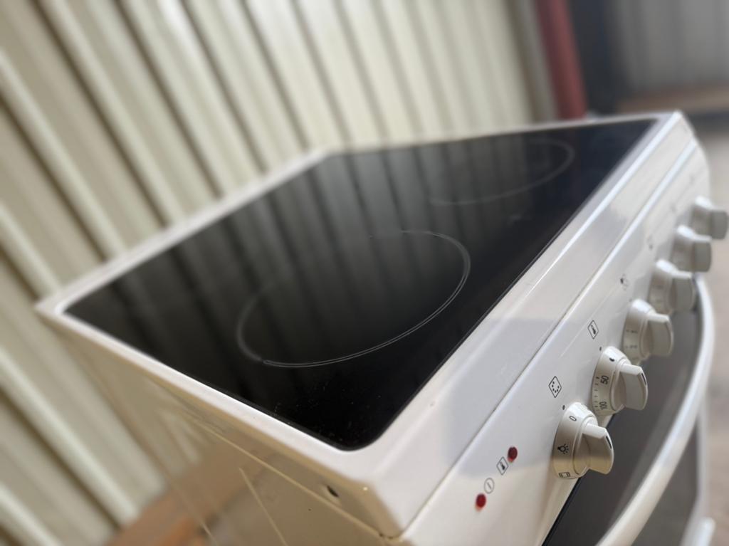 Bosch keramische kookplaat oven combinatie, Witgoed en Apparatuur, Fornuizen, Ophalen, Keramisch, 4 kookzones, Zo goed als nieuw