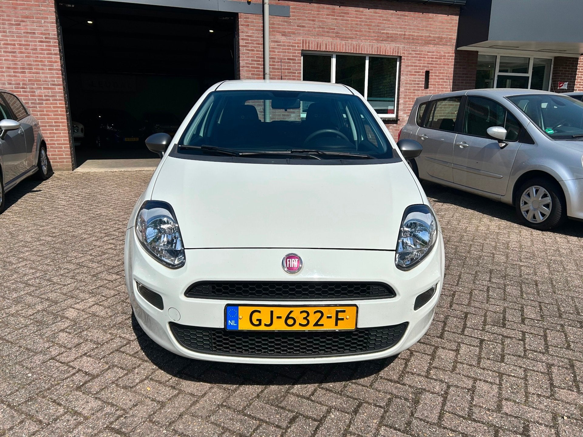 Fiat Punto Evo 0.9 TwinAir Young/128.000 NAP//APK 21-2-‘27, Voorwielaandrijving, 101 pk, Gebruikt, Euro 6
