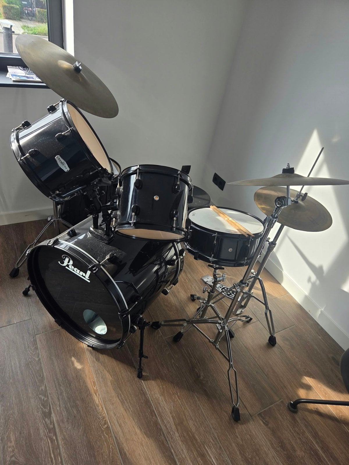 Pearl drumstel met bekkens en kruk, Muziek en Instrumenten, Ophalen, Gebruikt, Pearl