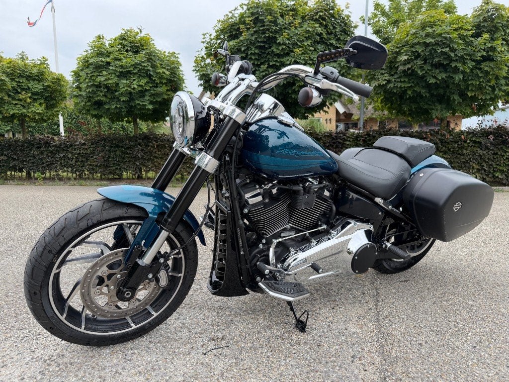 Harley-davidson sportglide flsb 5HD sport glide, Motoren, Bedrijf, Overig, Customerservice@harley-davidson.com, 3700 W. Juneau Avenue, Milwaukee, WI 53208, USA