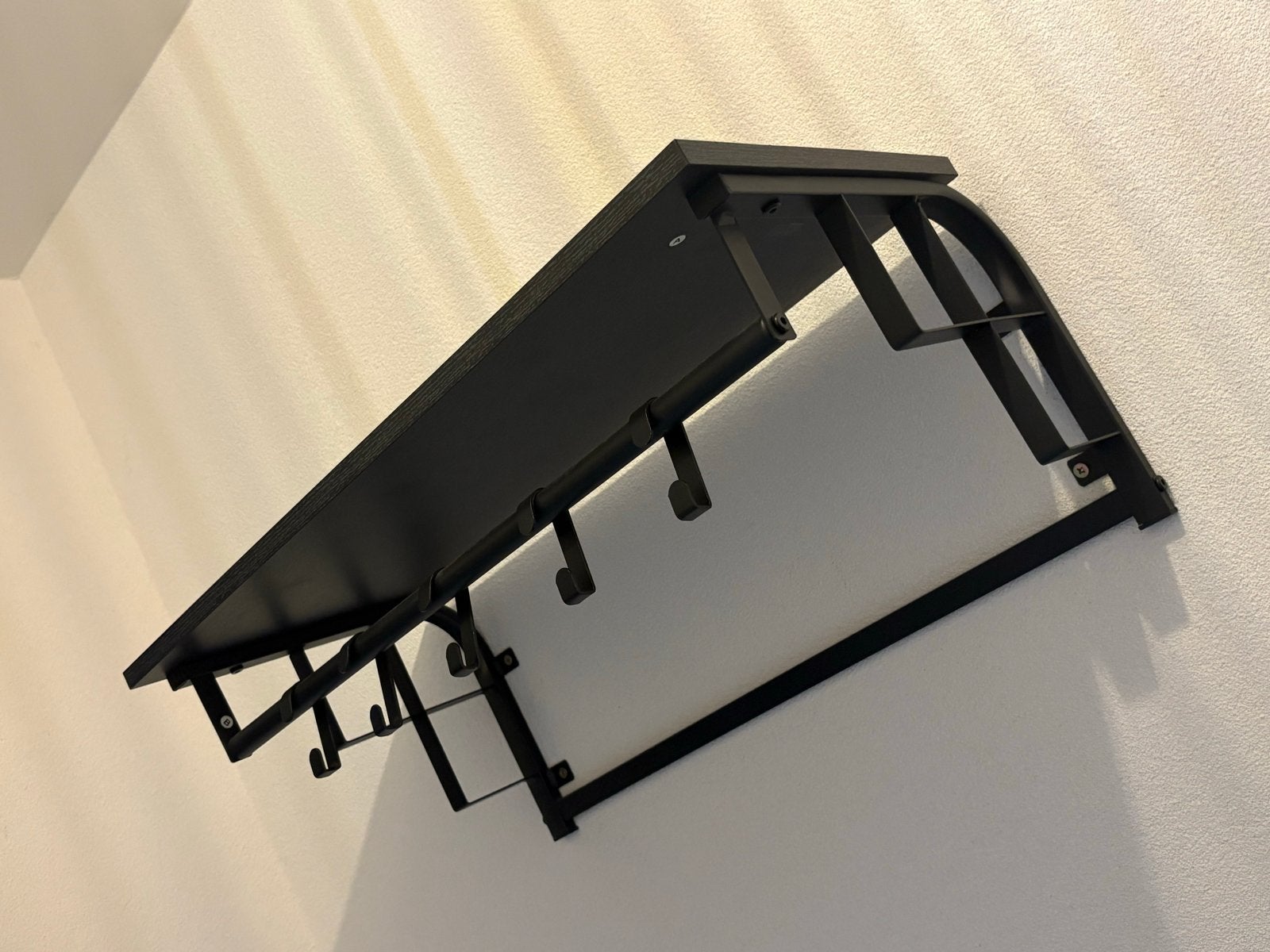 Zwarte wandkapstok met plank en haken, Zo goed als nieuw, Minder dan 100 cm, Metaal, Ophalen