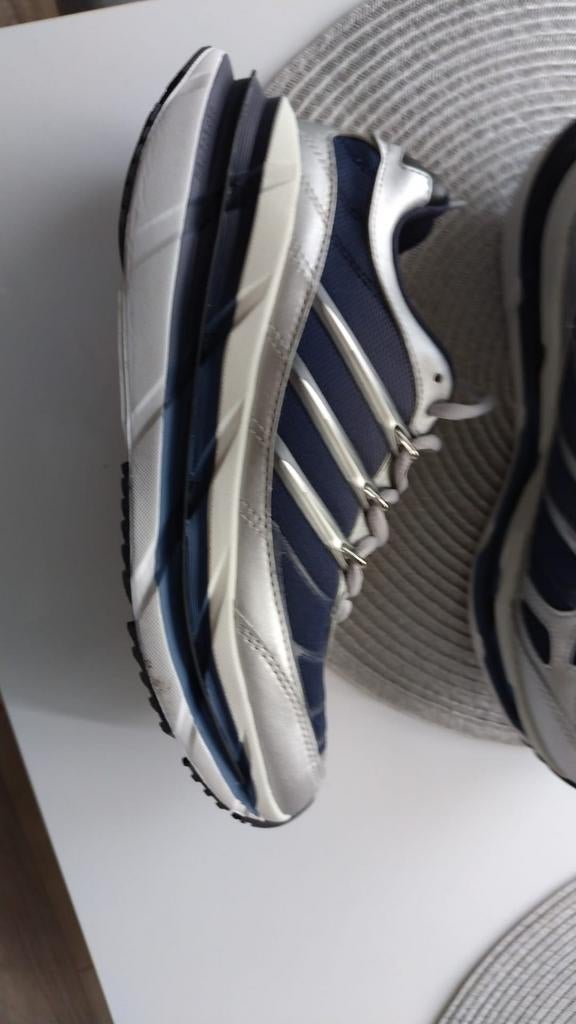 Nieuw adidas schoenen adistar HRMY 39 1/3, Adidas, Nieuw, Ophalen of Verzenden, Sneakers of Gympen