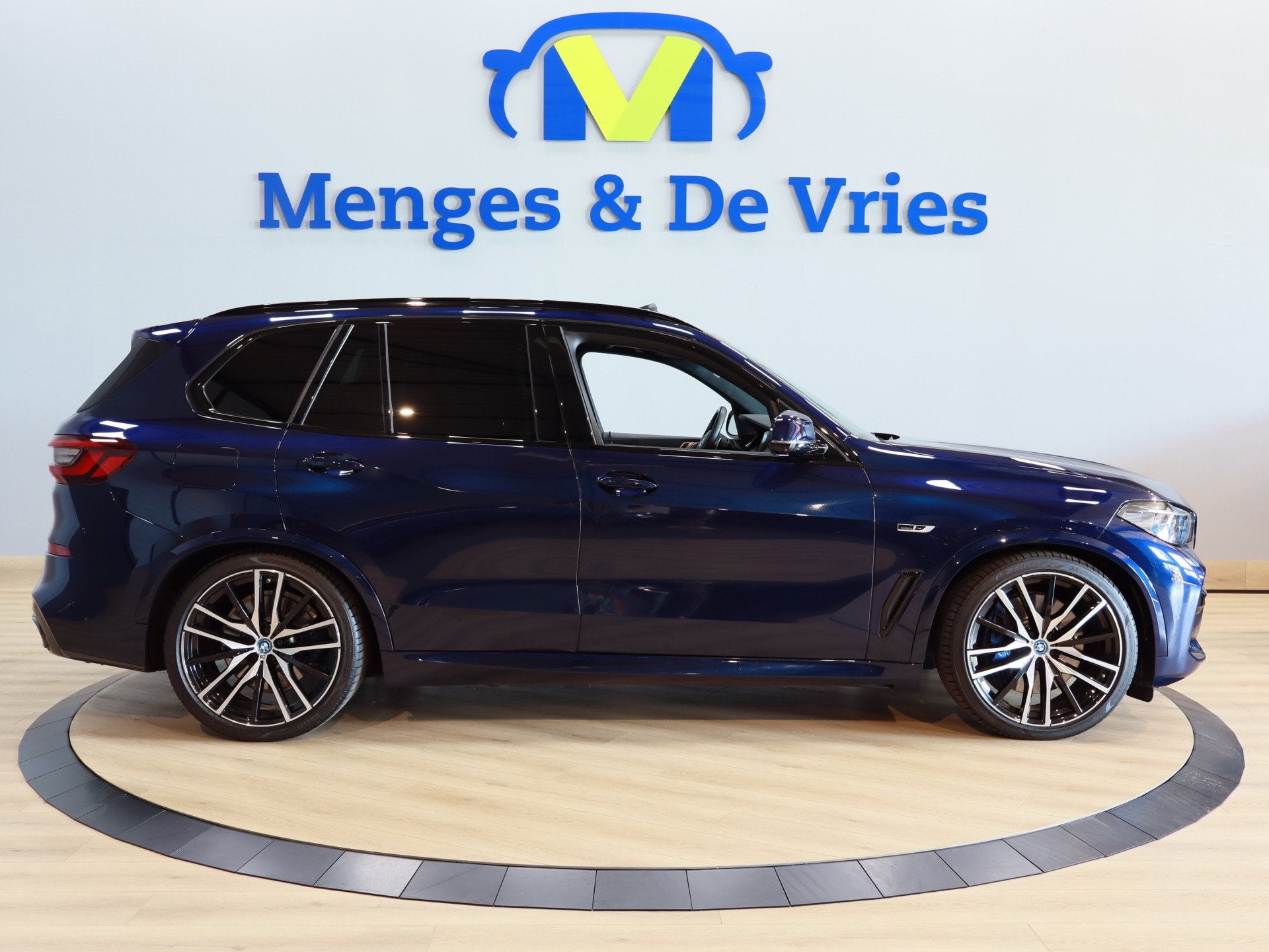 BMW X5 xDrive45e High Executive M Sport Pakket Individual |, 12 maanden, Gebruikt, 394 pk, Blauw