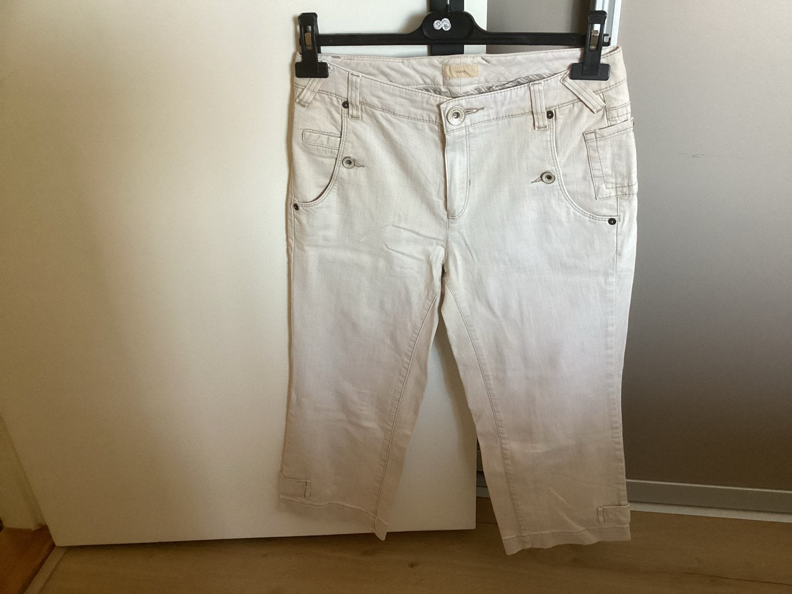 Rosner  Capri Broek Maat 38 Beige, Maat 38/40 (M), Beige, Ophalen of Verzenden, Driekwart