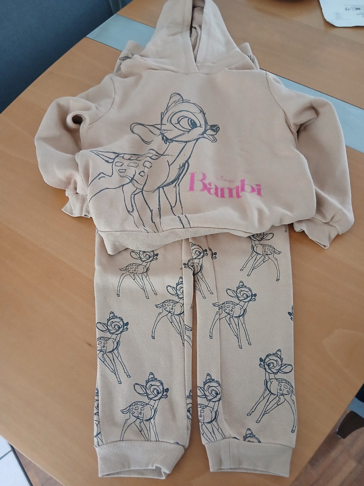 joggingpak  maat 140. Disney. bambi, Kinderen en Baby's, Kinderkleding | Maat 140, Disney, Gebruikt, Meisje, Trui of Vest