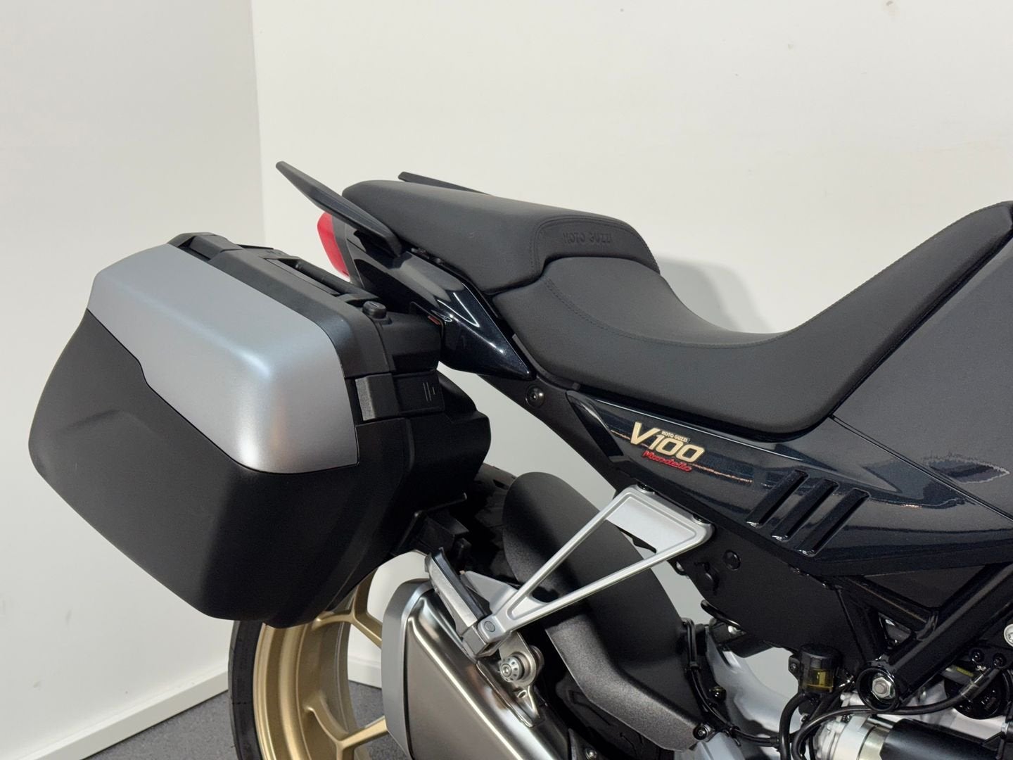 MOTO GUZZI V 100 MANDELLO (bj 2024), 2 cilinders, Bedrijf, Onbekend, 1042 cc