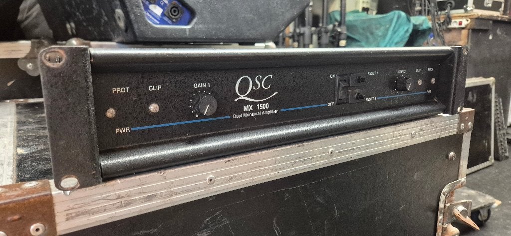 QSC MX 1500 Versterker 2x500 watt rms Amplifier, Gebruikt, Speakerset, Ophalen, 150 watt of meer