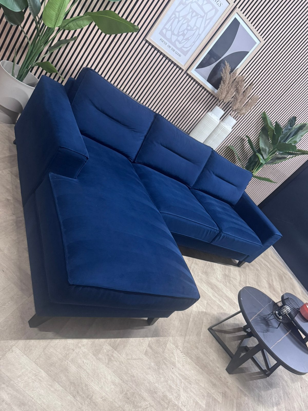 ZGAN Velvet Room108 Hoekbank Cloë - Dark Blue - 274 x 175, Hoekbank, 300 cm of meer, Ophalen of Verzenden, Zo goed als nieuw