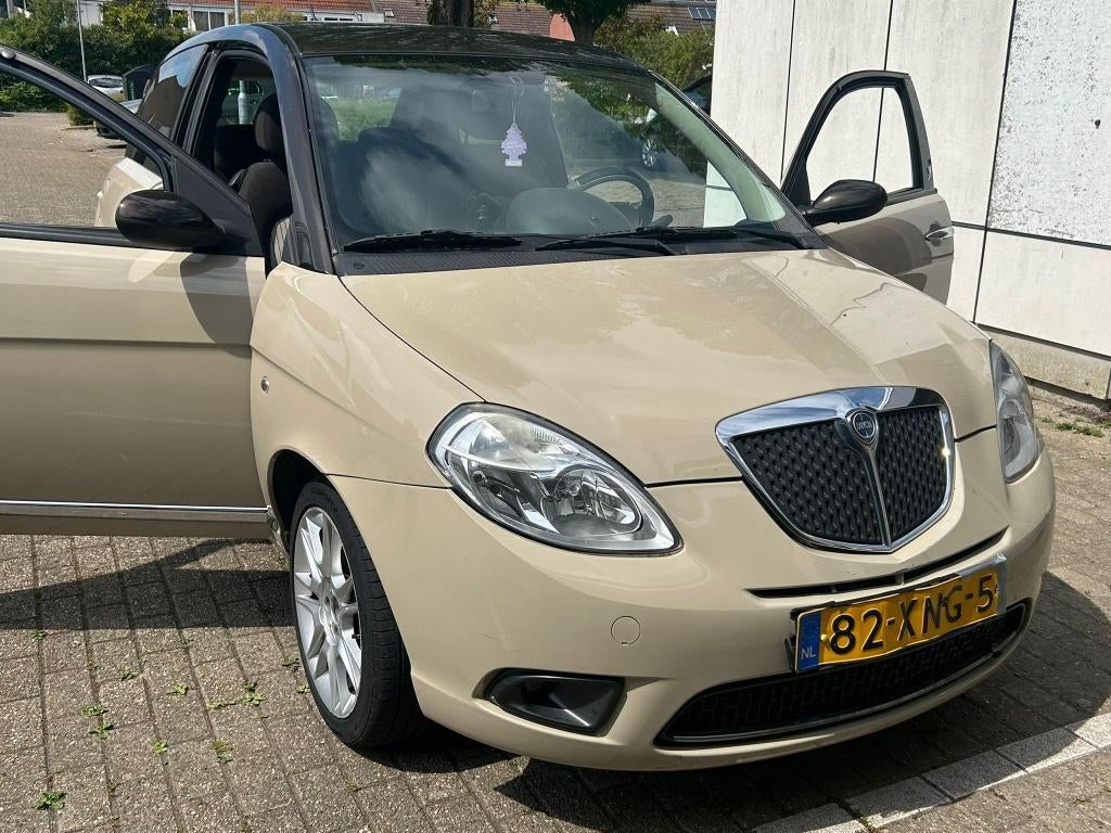 Lancia Ypsilon 1.4 16V AUTOMAAT 2008 167136 km, 970 kg, Stof, 40 €/maand, Zwart