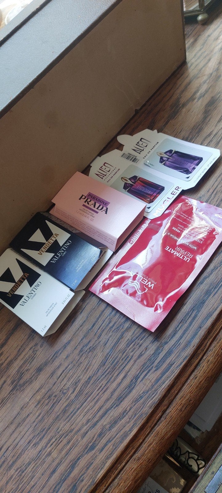 Parfum proefjes - Valentino, Prada, Alien, Ophalen of Verzenden, Nieuw