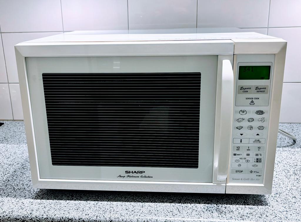 Sharp R-967 combimagnetron Platinum Collection, Ophalen, Combimagnetron, Hete lucht, Zo goed als nieuw