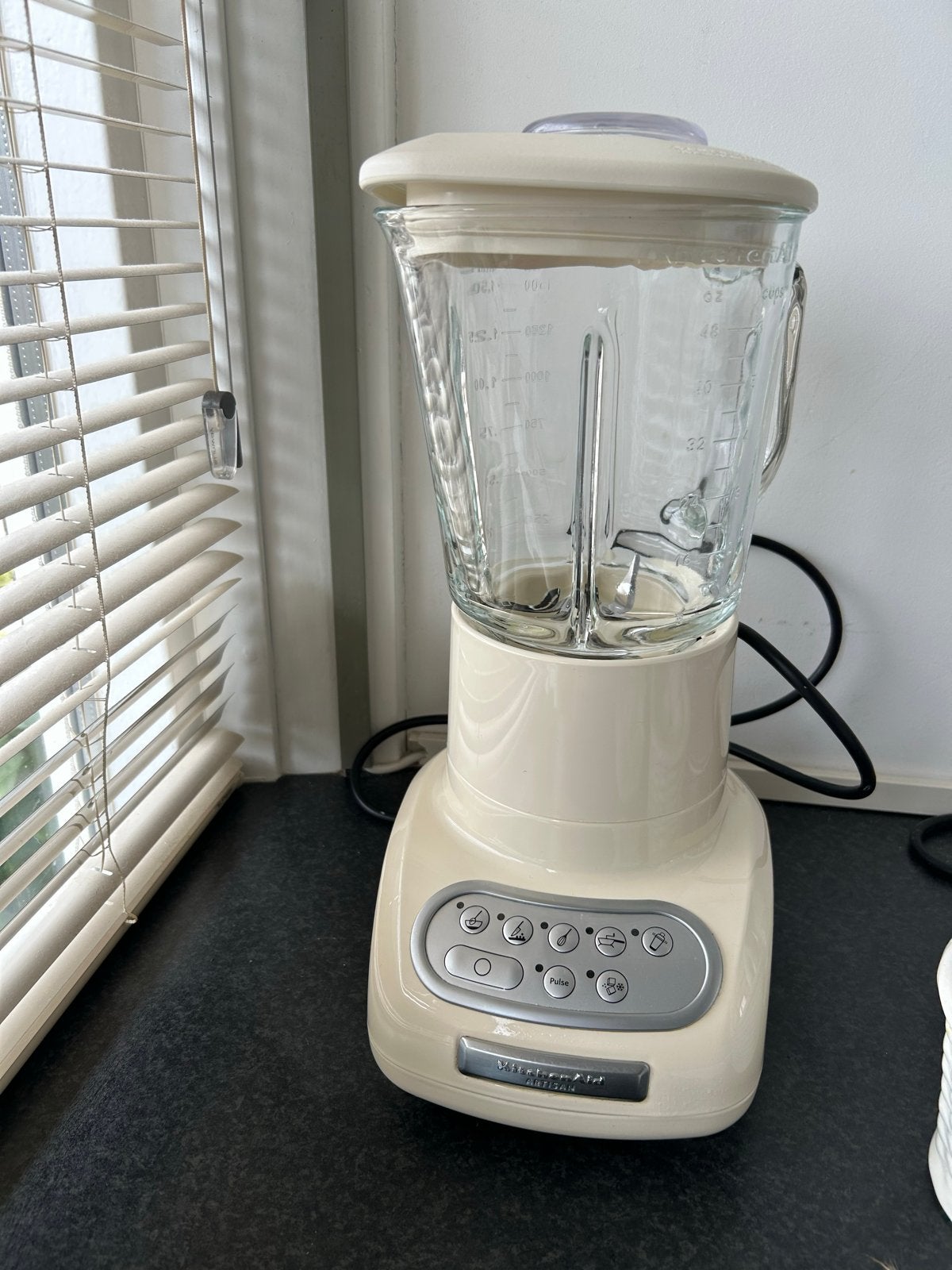 KitchenAid Artisan Blender - Crème - 550W, Ophalen of Verzenden, Zo goed als nieuw, Blender