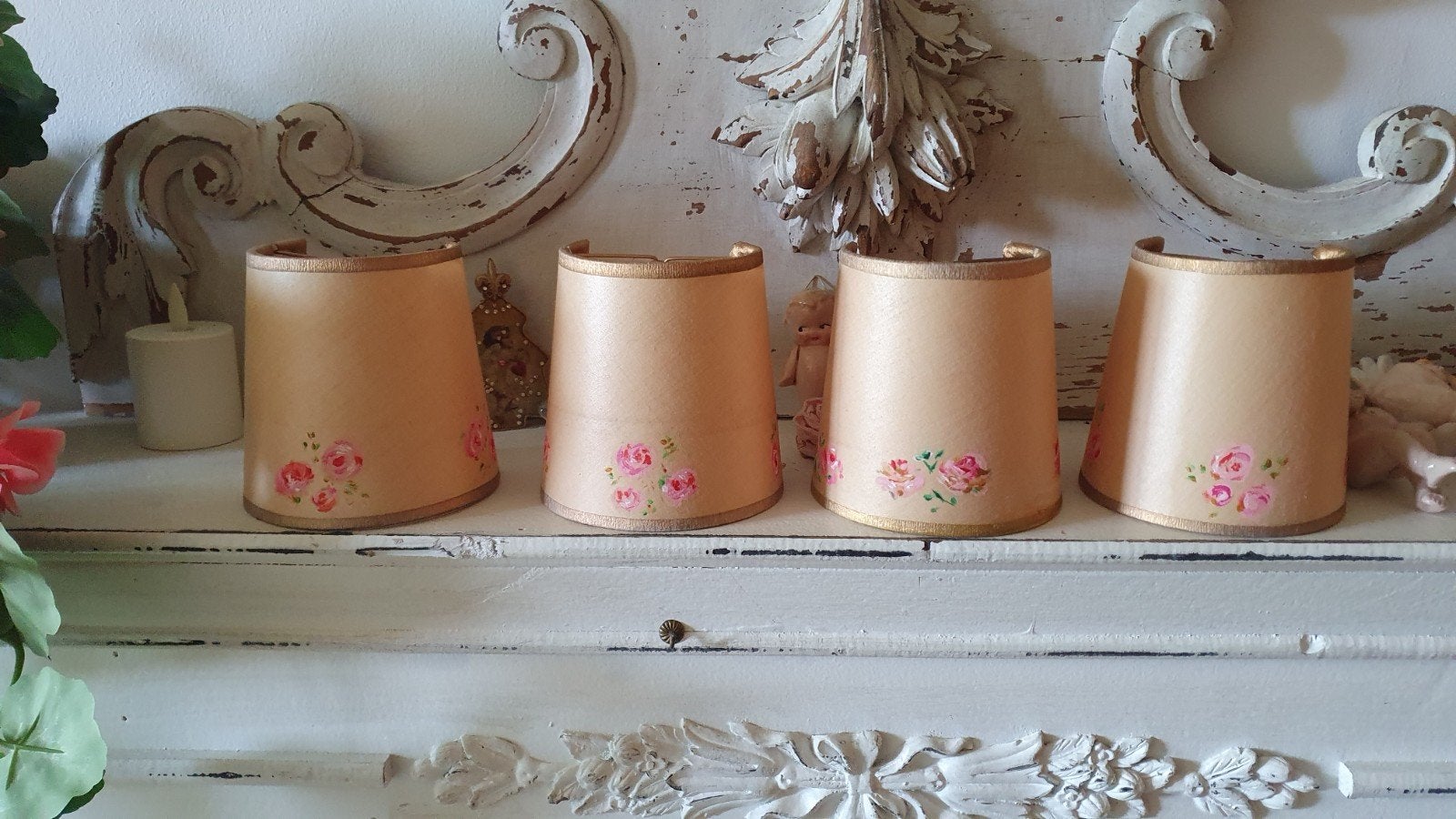 Vintage lampenkapjes  met roosjes, Ophalen of Verzenden, Overige materialen, Minder dan 25 cm