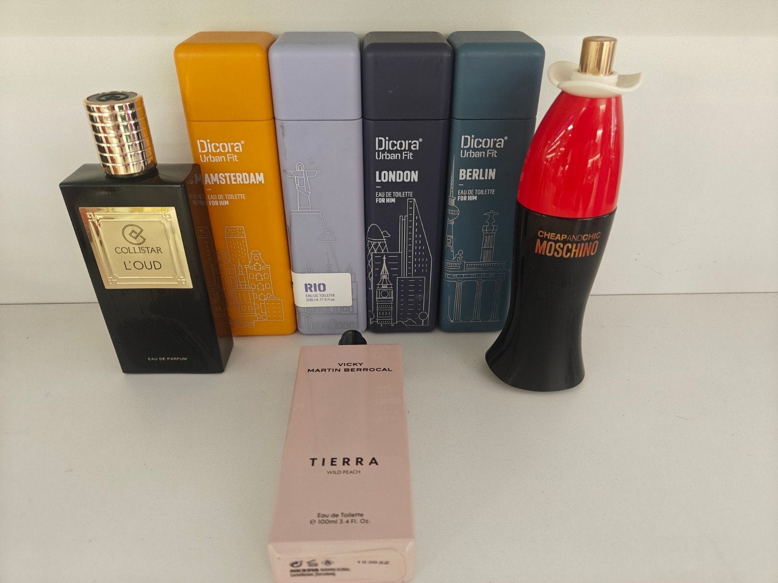 Partij parfums: Moschino, L'oud, Tierra, Dicora Urban Fit, Ophalen of Verzenden