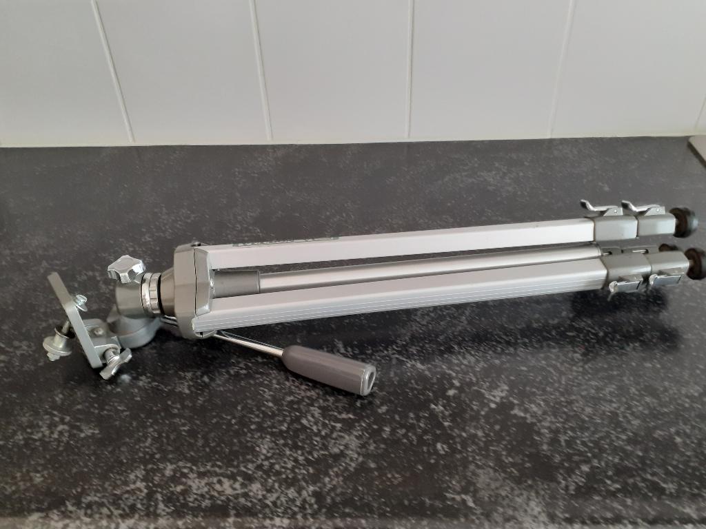 Velbon statief, Ophalen, Zo goed als nieuw, Minder dan 150 cm, Driepoot