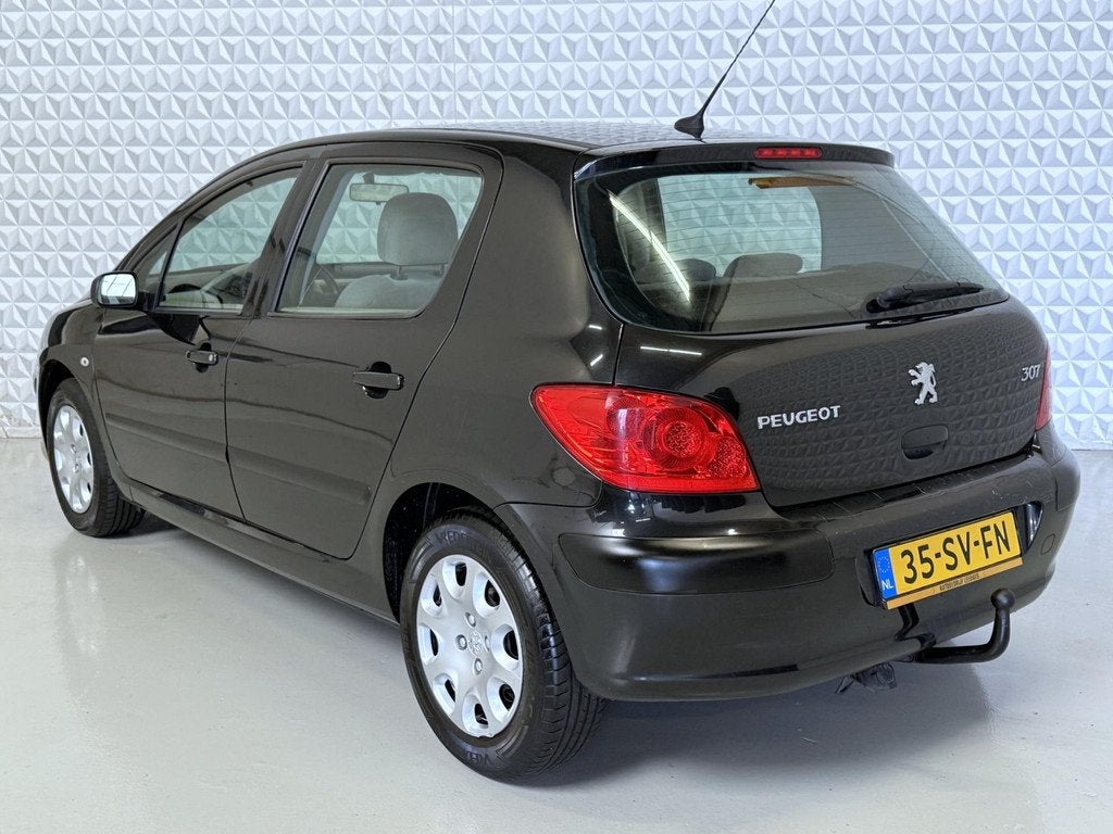 Peugeot 307 1.6-16V XT Airco Clima Cruise Trekhaak (2006), Auto's, Peugeot, Voorwielaandrijving, Stof, Gebruikt, Beige