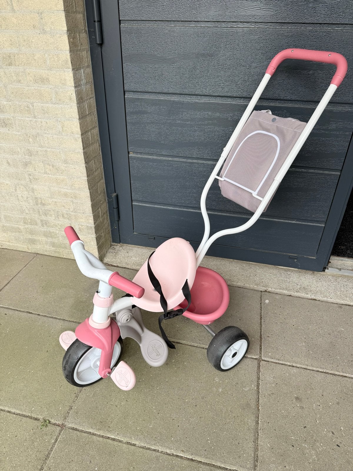 Smoby driewieler roze met duwstang en voetsteun, Kinderen en Baby's, Ophalen of Verzenden, Zo goed als nieuw