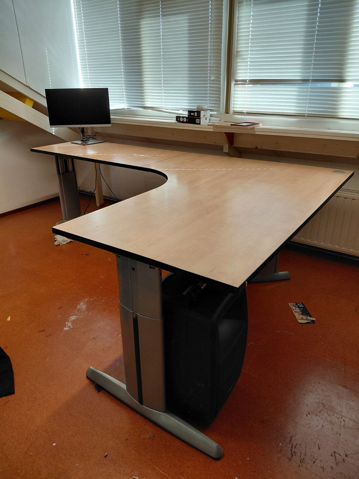 Solide hoekbureau t.e.a.b., Ophalen, Gebruikt, Hout, Hoekbureau