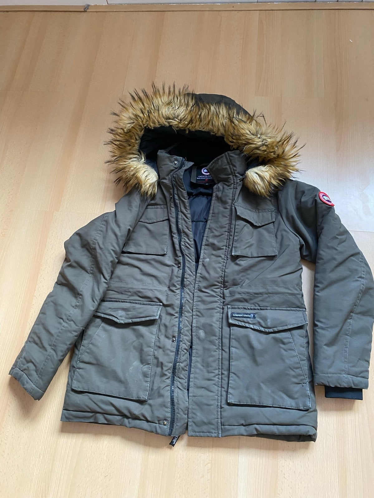 Canada Goose jas, maat 12, groen, met bontkraag, Kleding | Heren, Ophalen of Verzenden, Gedragen, Overige maten, Groen