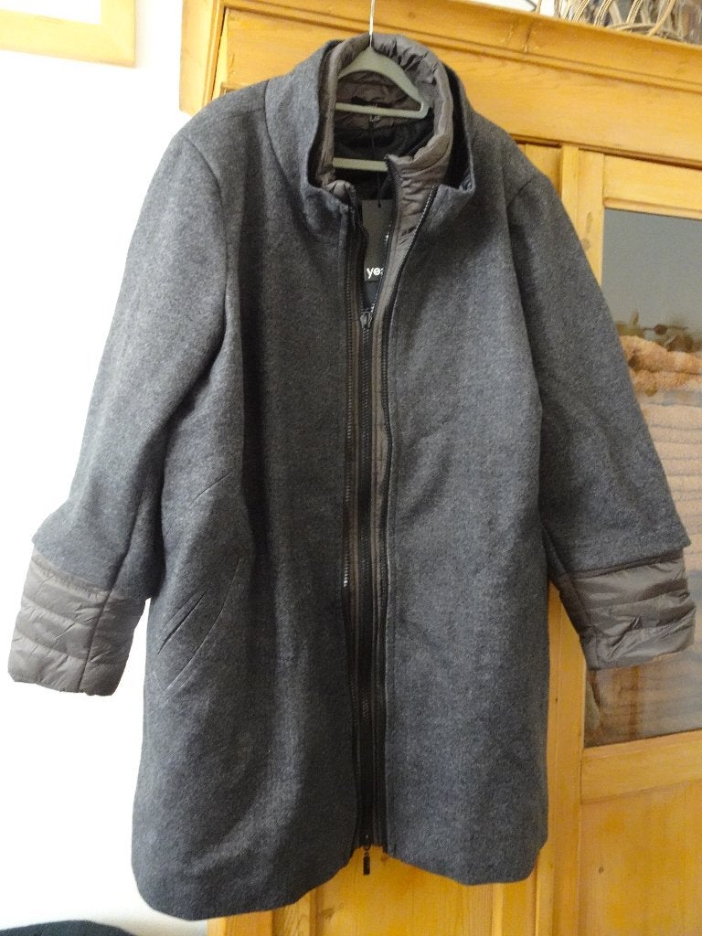 Yesta Yest curve jas taupe bruin nieuw mt 4  54/56, Ophalen of Verzenden, Nieuw, Bruin, Jas of Mantel
