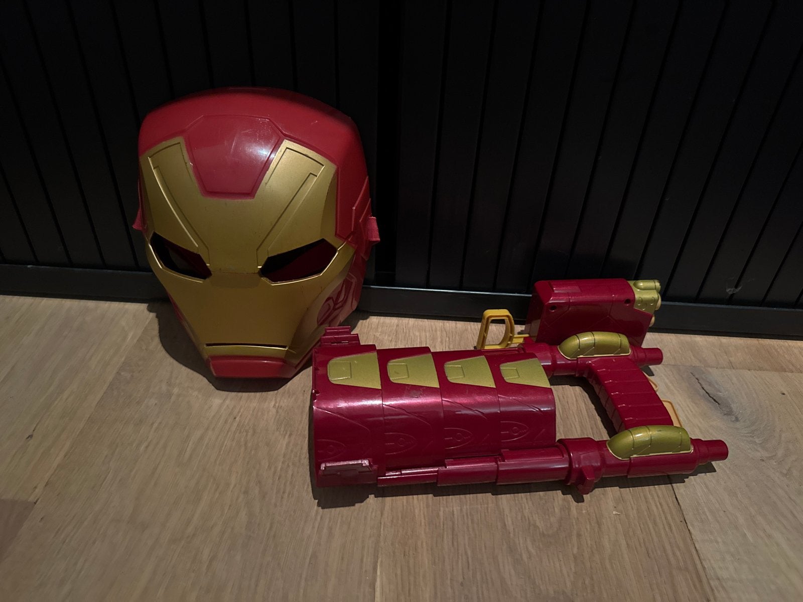 Iron Man speelset: masker en handschoen, Ophalen of Verzenden, Gebruikt