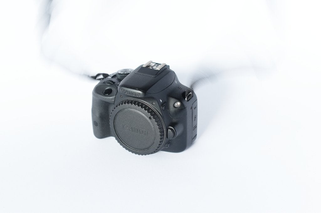 Canon EOS 100D – body + accu en oplader, Audio, Tv en Foto, Fotocamera's Digitaal, Accu, Gebruikt, Spiegelreflex, Canon