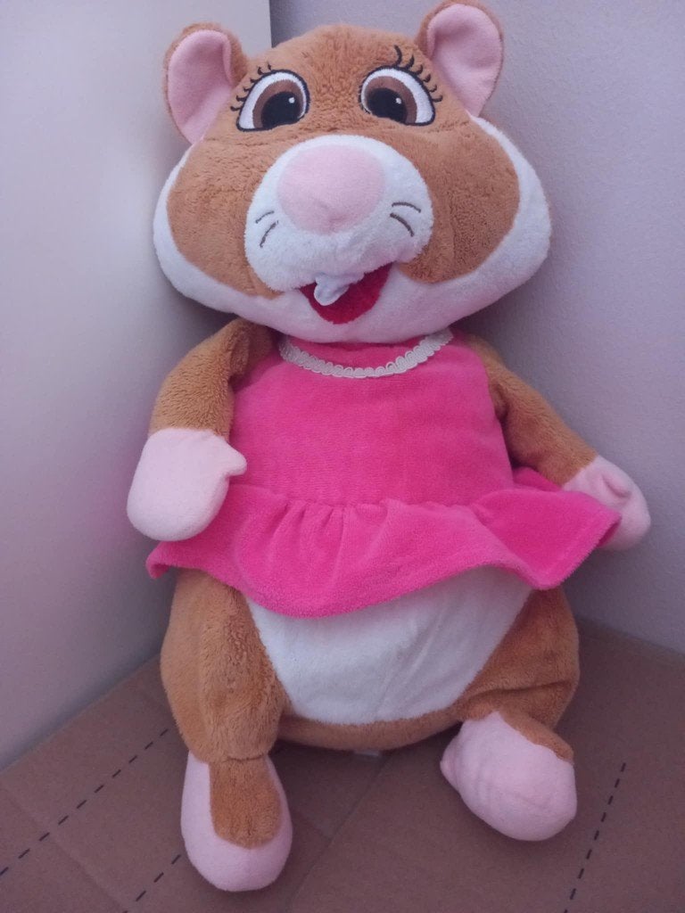 AH Hamster Roze Jurk 60 cm, Gebruikt, Hamster, Middelgroot (20 tot 80 cm), Albert Heijn