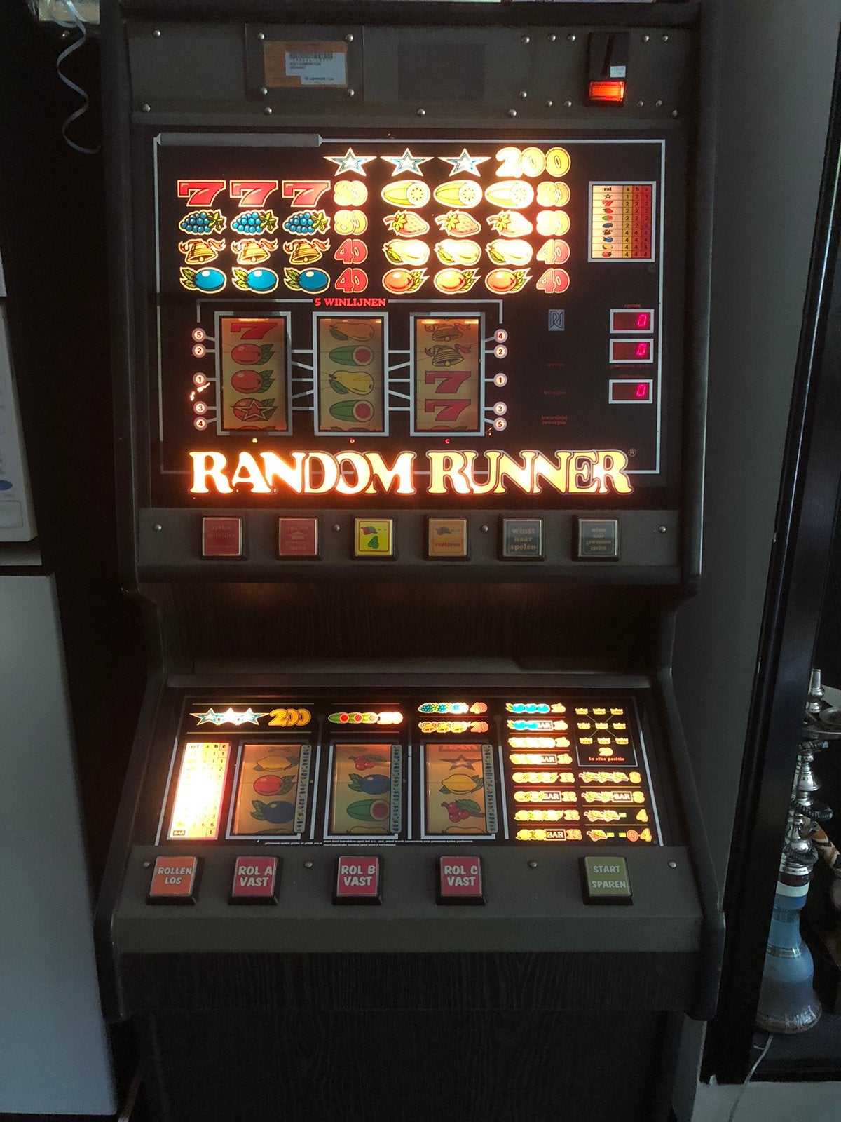 TE KOOP AANGEBODEN:RANDOM RUNNER, Euro, Ophalen, Zo goed als nieuw