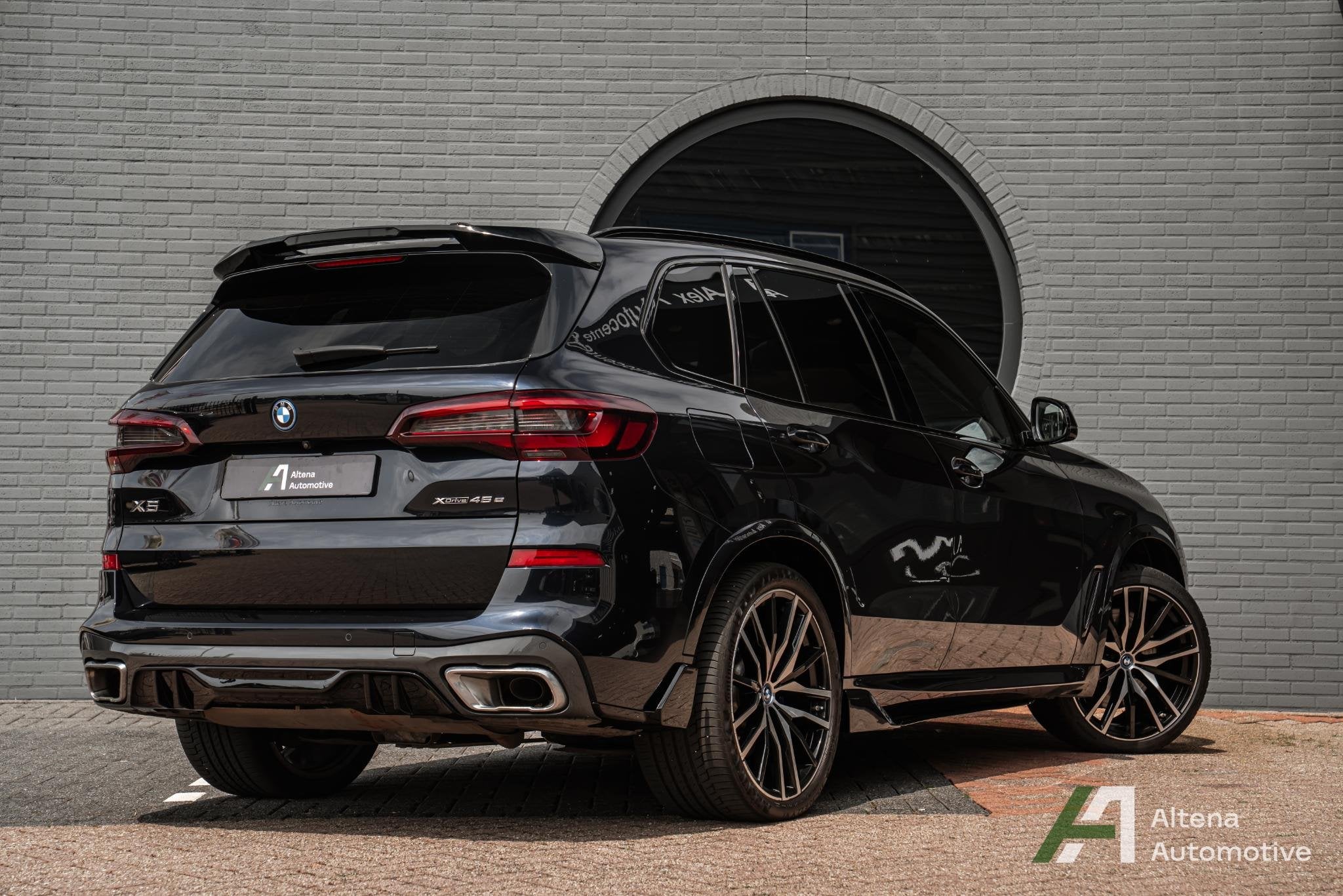 BMW X5 xDrive45e High Executive M-sport comfort stoelen, BTW, Auto's, 12 maanden, Gebruikt, 394 pk, Zwart