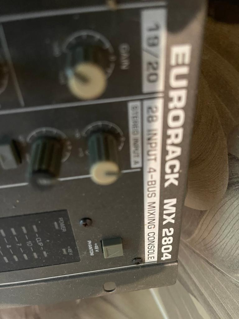Behringer Eurorack MX 2804 Mengpaneel - 28 Ingangen, Muziek en Instrumenten, Ophalen, Gebruikt, 20 kanalen of meer, Microfooningang