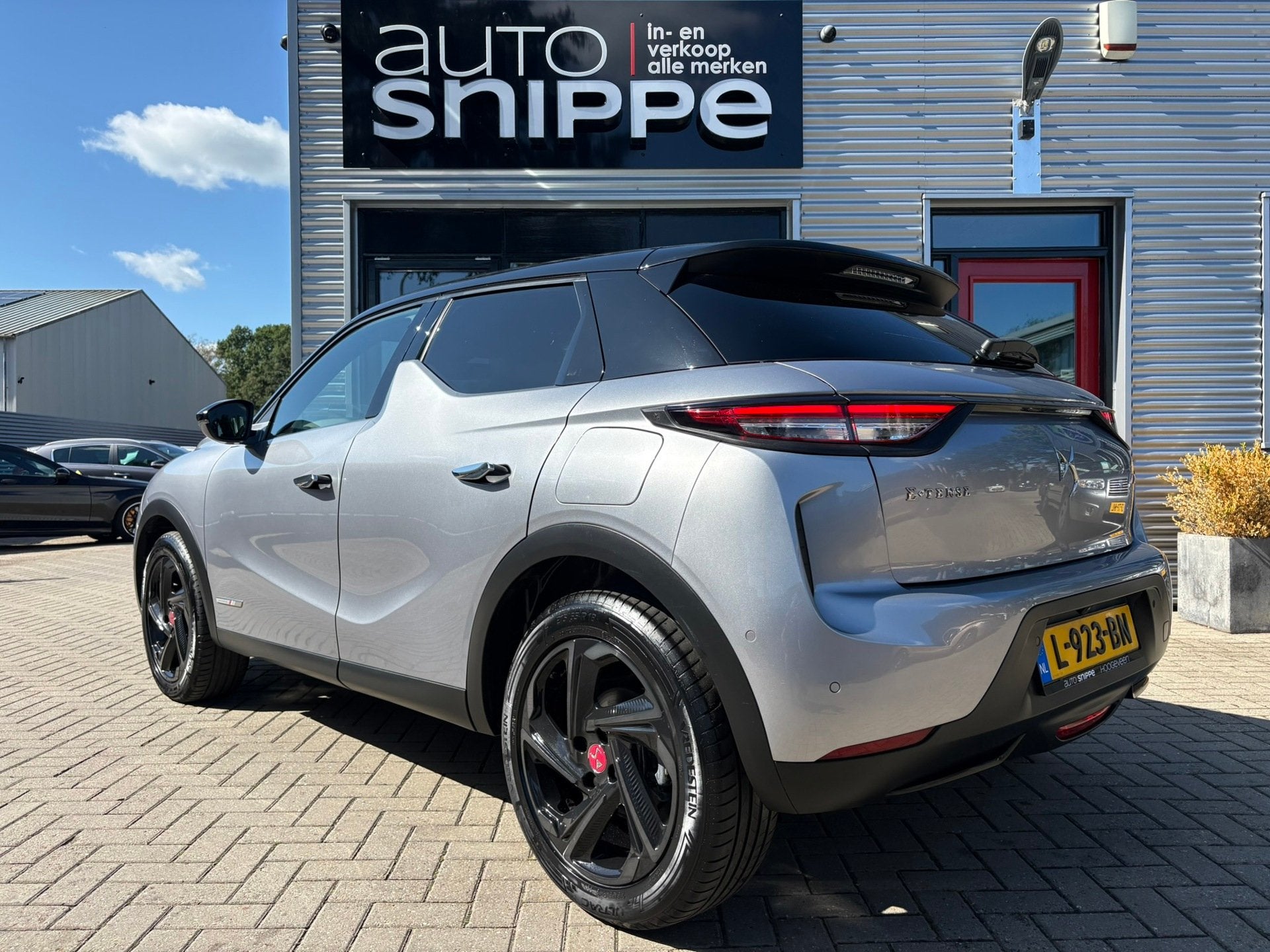DS 3 Crossback E-Tense So Chic 50 kWh -SOH 91%-LED-STOELVERW, Auto's, 136 pk, Gebruikt, Zwart, Leder en Stof